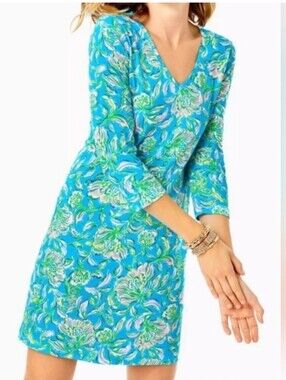 LILLY PULITZER TESSA 3/4 SLEEVE V-NECK IN CUMULUS BLUE CHICK MAGNET SHIFT DRESS
